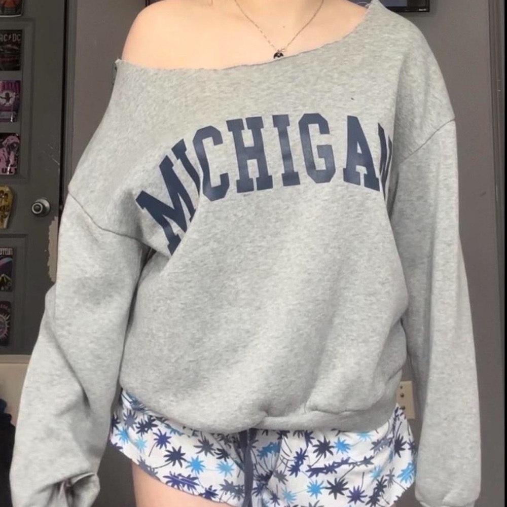 Michigan off the sleeve crew